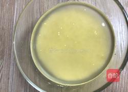 茼蒿肉末小米粥的做法图解1