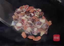 荷兰豆炒腊肠的做法图解3