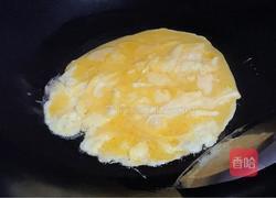 鸡蛋炒洋葱的做法图解3