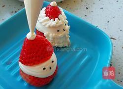 草莓圣诞老人的做法图解3