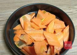 包菜胡萝卜炒鸡蛋的做法图解1
