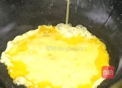 包菜胡萝卜炒鸡蛋的做法图解5