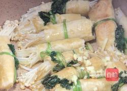 金针菇豆皮卷的做法图解9