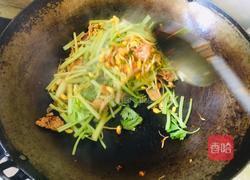 香芹黄豆芽炒肉片的做法图解5