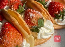 草莓抱抱卷的做法图解13