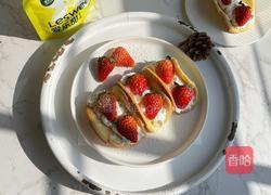 草莓抱抱卷的做法图解15
