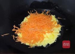 包菜胡萝卜炒鸡蛋的做法图解3