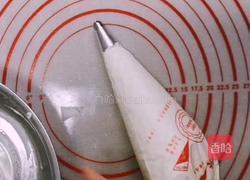 圣诞树纸杯蛋糕的做法图解2