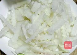 腊肉狼牙萝卜条的做法图解2