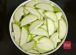 腊肠炒西葫芦的做法图解3