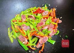 尖椒炒腊肠的做法图解11