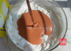 红丝绒纸杯蛋糕的做法图解4