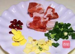 白菜配粉条的做法图解2