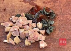 烤肠皮蛋粥的做法图解1