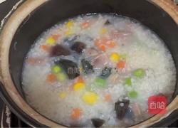 烤肠皮蛋粥的做法图解5