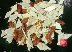 茭白炒腊肠的做法图解7