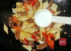 茭白炒腊肠的做法图解9