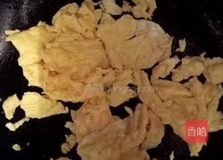 西兰花炒木耳胡萝卜的做法图解4