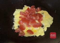 鸡蛋炒番茄的做法图解4