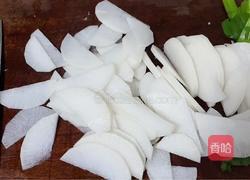 红烧白萝卜片的做法图解1