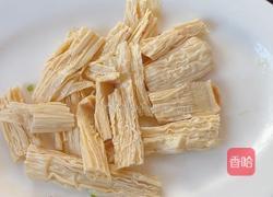 腐竹蒸腊肉的做法图解3