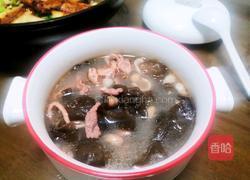 滋阴补血墨鱼汤的做法图解1