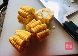 玉米胡萝卜大骨汤的做法图解1