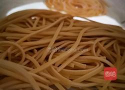 红烧牛肉豆角焖面的做法图解2