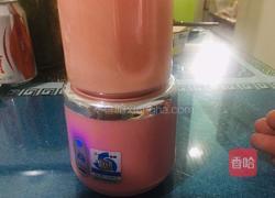 雪碧草莓的做法图解2