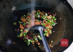香肠炒米饭的做法图解5