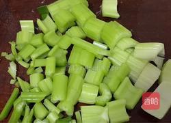 西芹炒牛肉的做法图解1