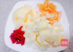 年夜饭甜品水果银耳羹的做法图解7