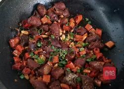 香酥辣子肥肠的做法图解12