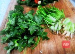 杏鲍菇炒肥肠的做法图解3