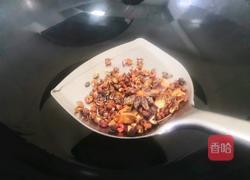 杏鲍菇炒肥肠的做法图解4