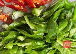 辣椒炒肉解馋下饭菜的做法图解4