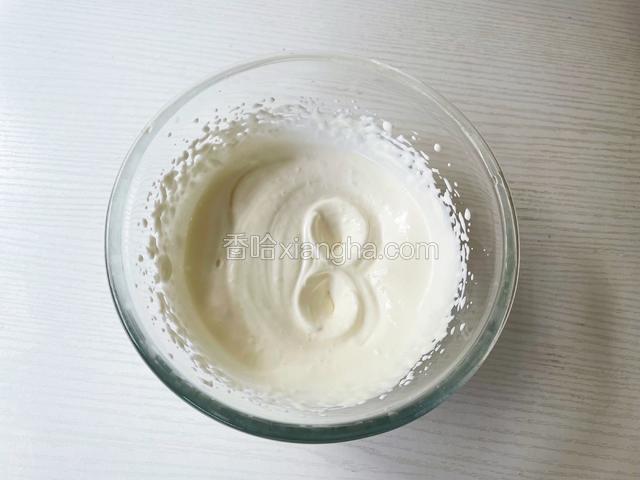淡奶油+白糖打发