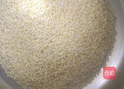 小米梨粥（6个月宝宝辅食）的做法图解1