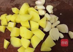 土豆烤排骨的做法图解1