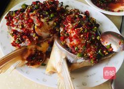 剁辣椒蒸鱼头的做法图解9