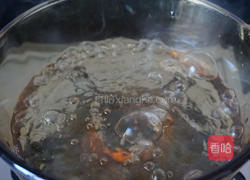 西芹拌桃仁的做法图解3