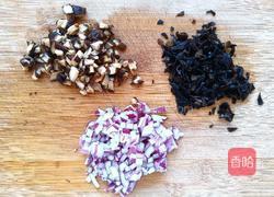 香菇木耳肉酱面（宝宝版）的做法图解2