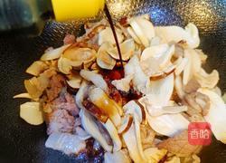 姬松茸炒肉片的做法图解4