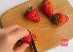 挞皮草莓雪人的做法图解3