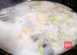 芹根鱼骨汤的做法图解9