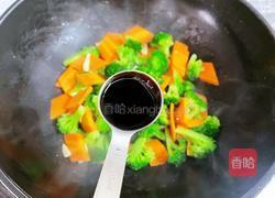 西兰花胡萝卜炒鸡胸肉的做法图解11