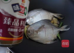 不加一滴油的干烧鲳鱼的做法图解5
