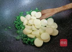 荠菜炒樱玉豆腐的做法图解5