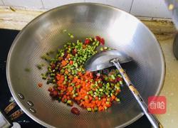 酱油炒饭的做法图解2