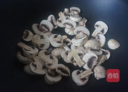 口蘑炒鸡蛋 的做法图解3